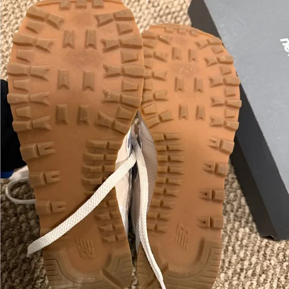 New Balance Beige and Violet Blue Classics Women’s Sneakers (8.5) Like New - Picture 13 of 13